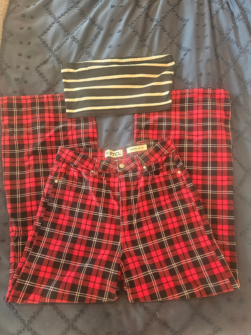 No Doubt - Gwen Stefani - PTCL Plaid Pants & Black White Tube Top - Picture 9 of 12